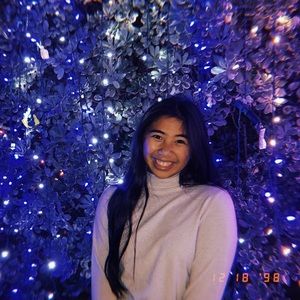 Meet your Posher, Alyssa mae